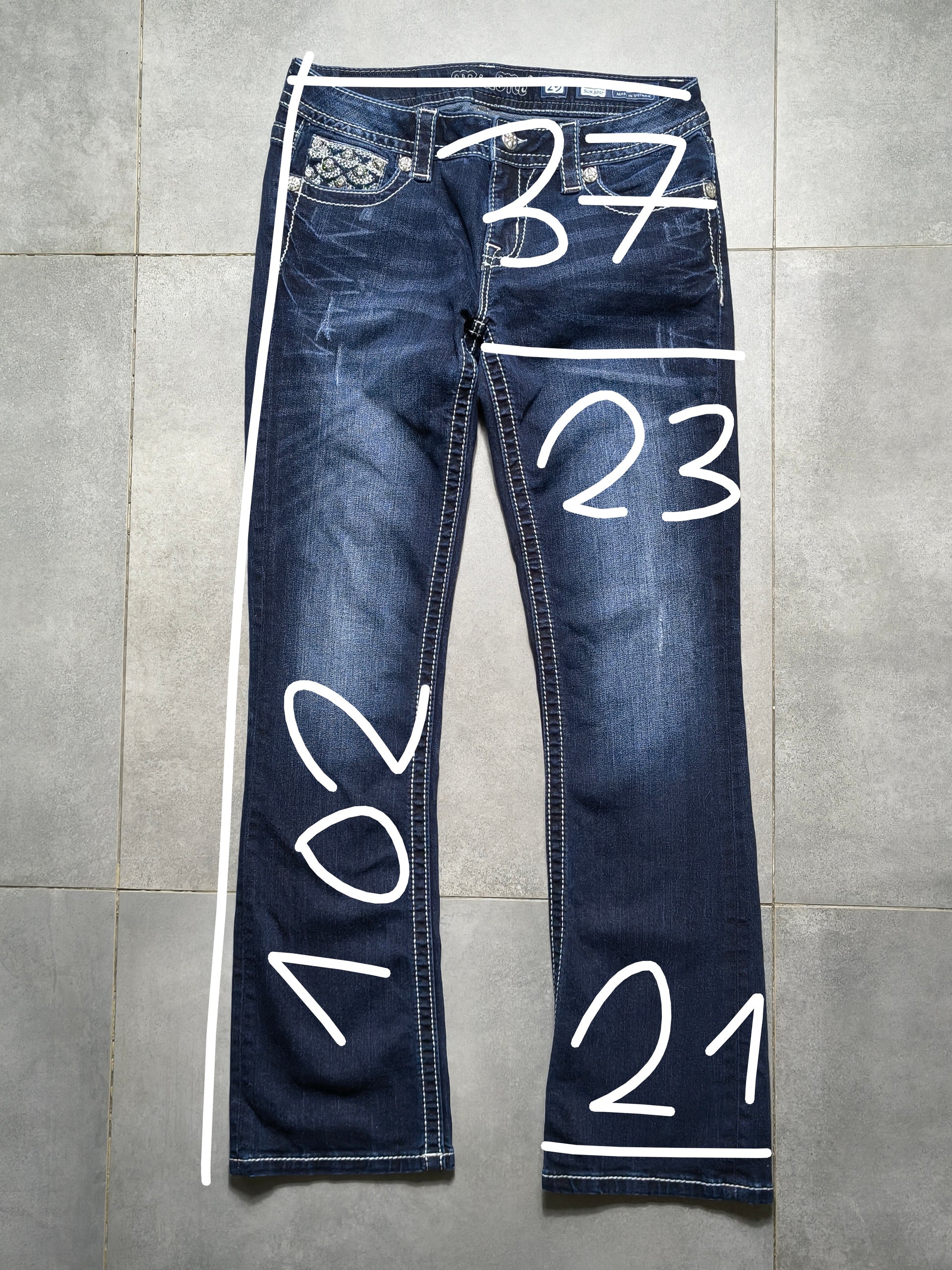 Granatowe flared jeansy Miss Me