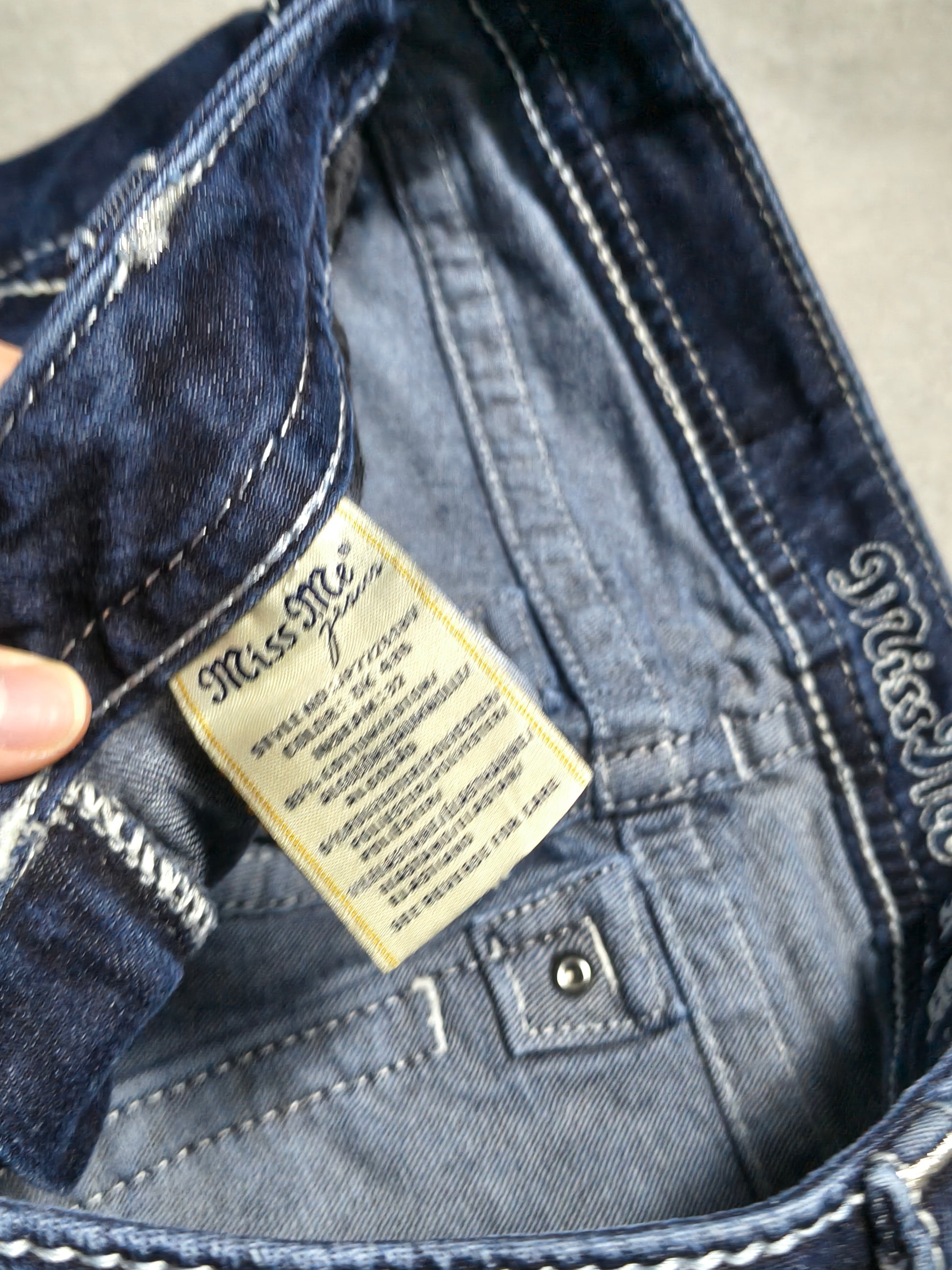 Granatowe flared jeansy Miss Me