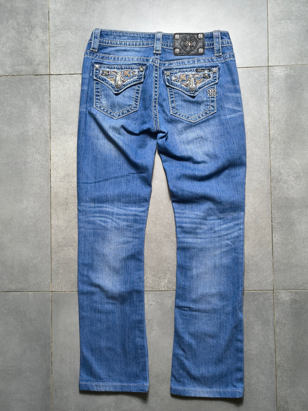 Niebieskie flared jeansy Miss Me