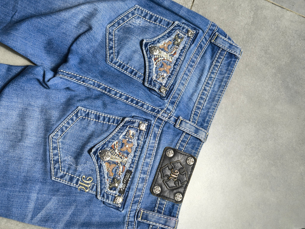 Niebieskie flared jeansy Miss Me