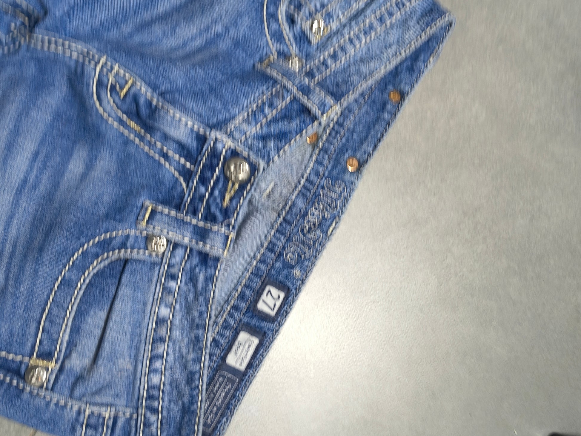 Niebieskie flared jeansy Miss Me