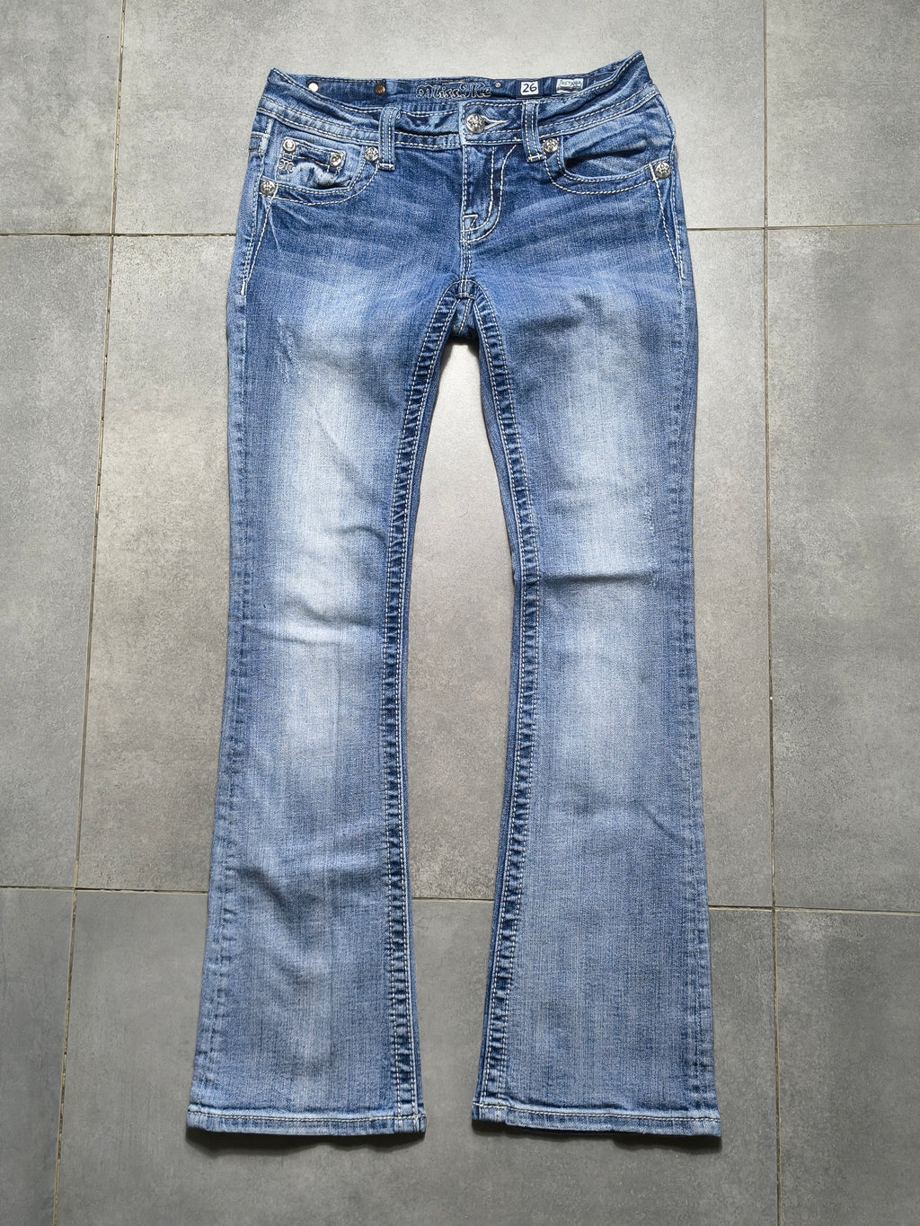 Jasnoniebieskie flared jeansy Miss Me