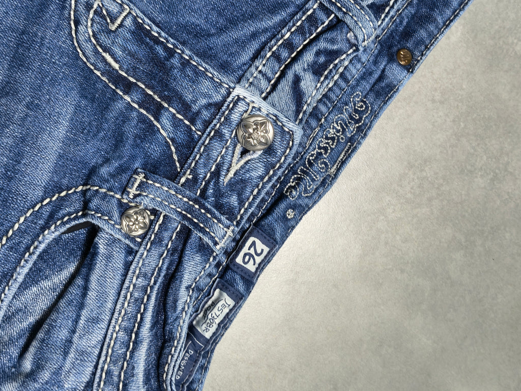 Jasnoniebieskie flared jeansy Miss Me