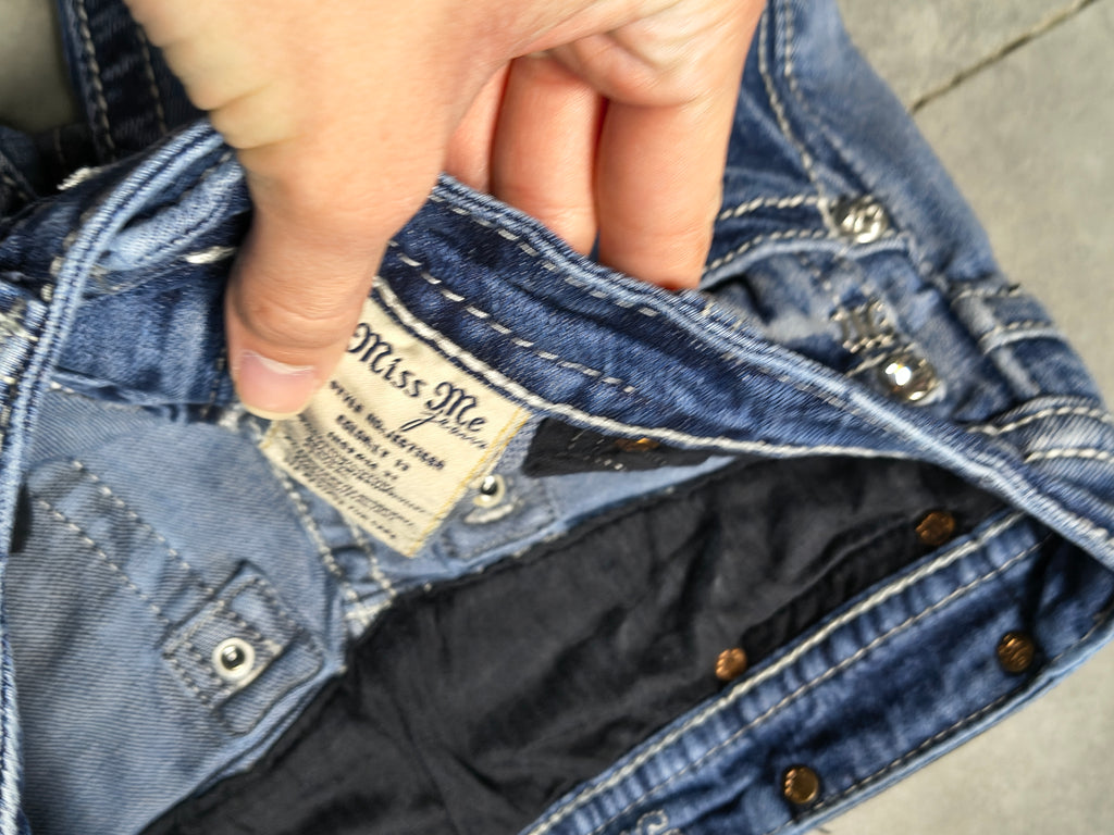 Jasnoniebieskie flared jeansy Miss Me