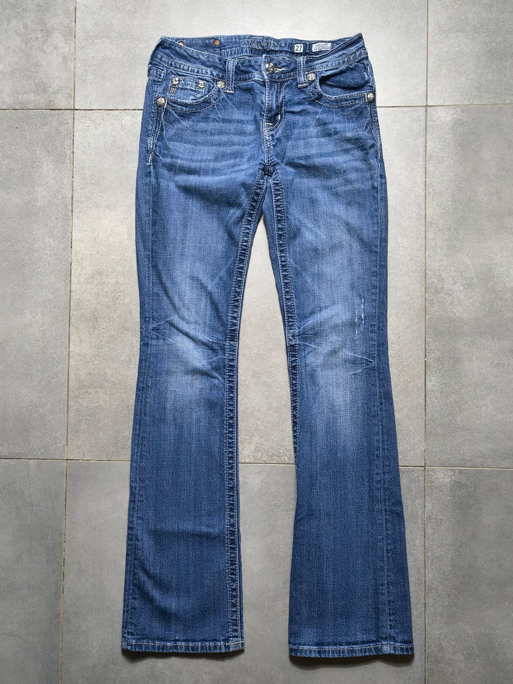 Granatowe flared jeansy Miss Me