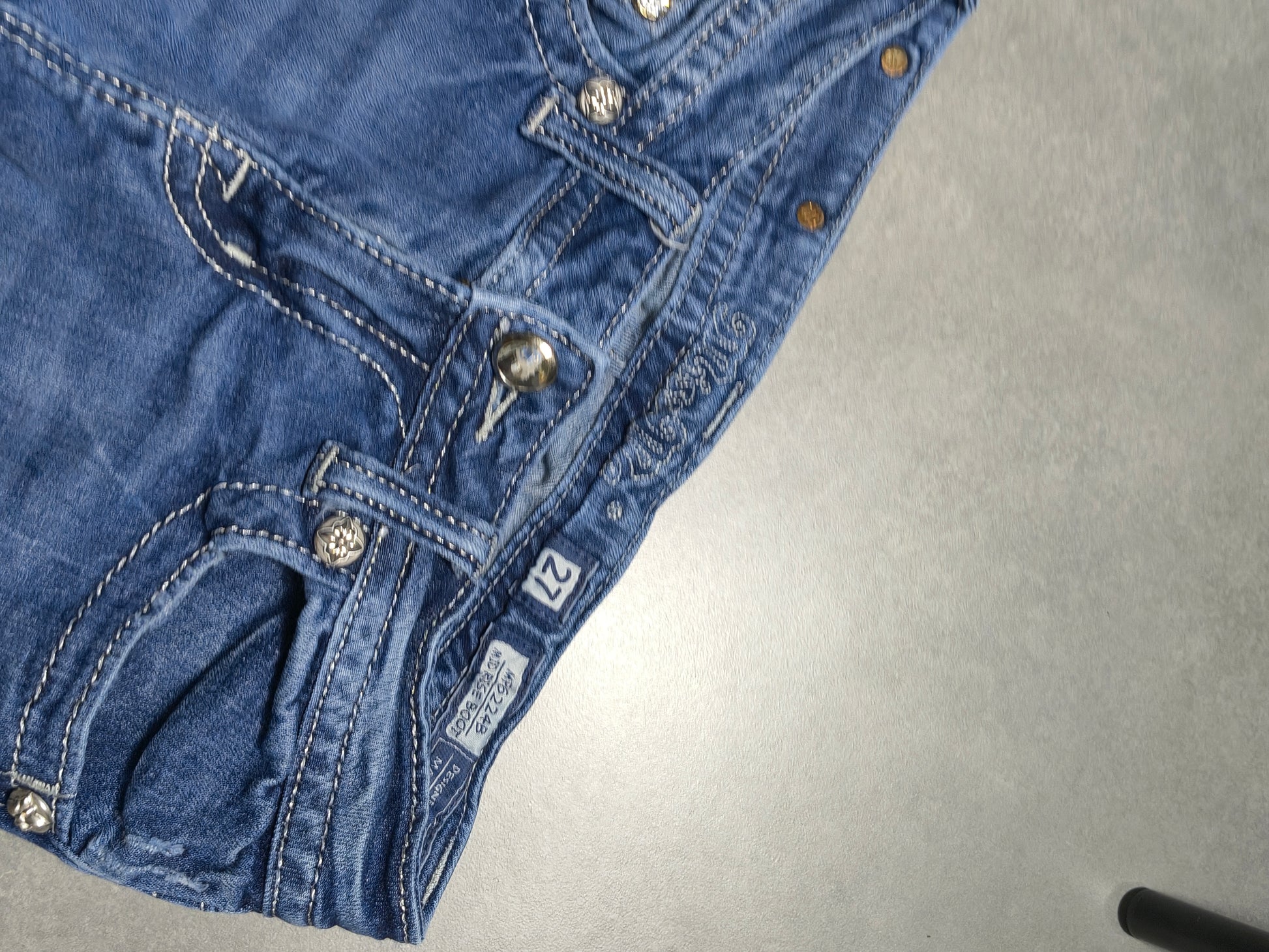 Granatowe flared jeansy Miss Me