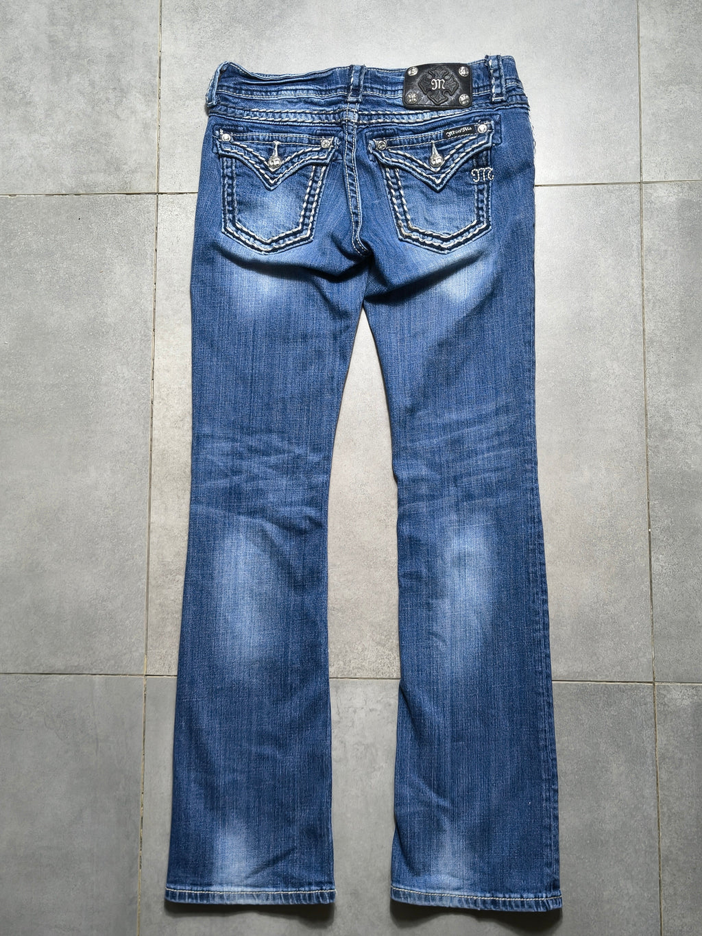 Niebieskie flared jeansy Miss Me