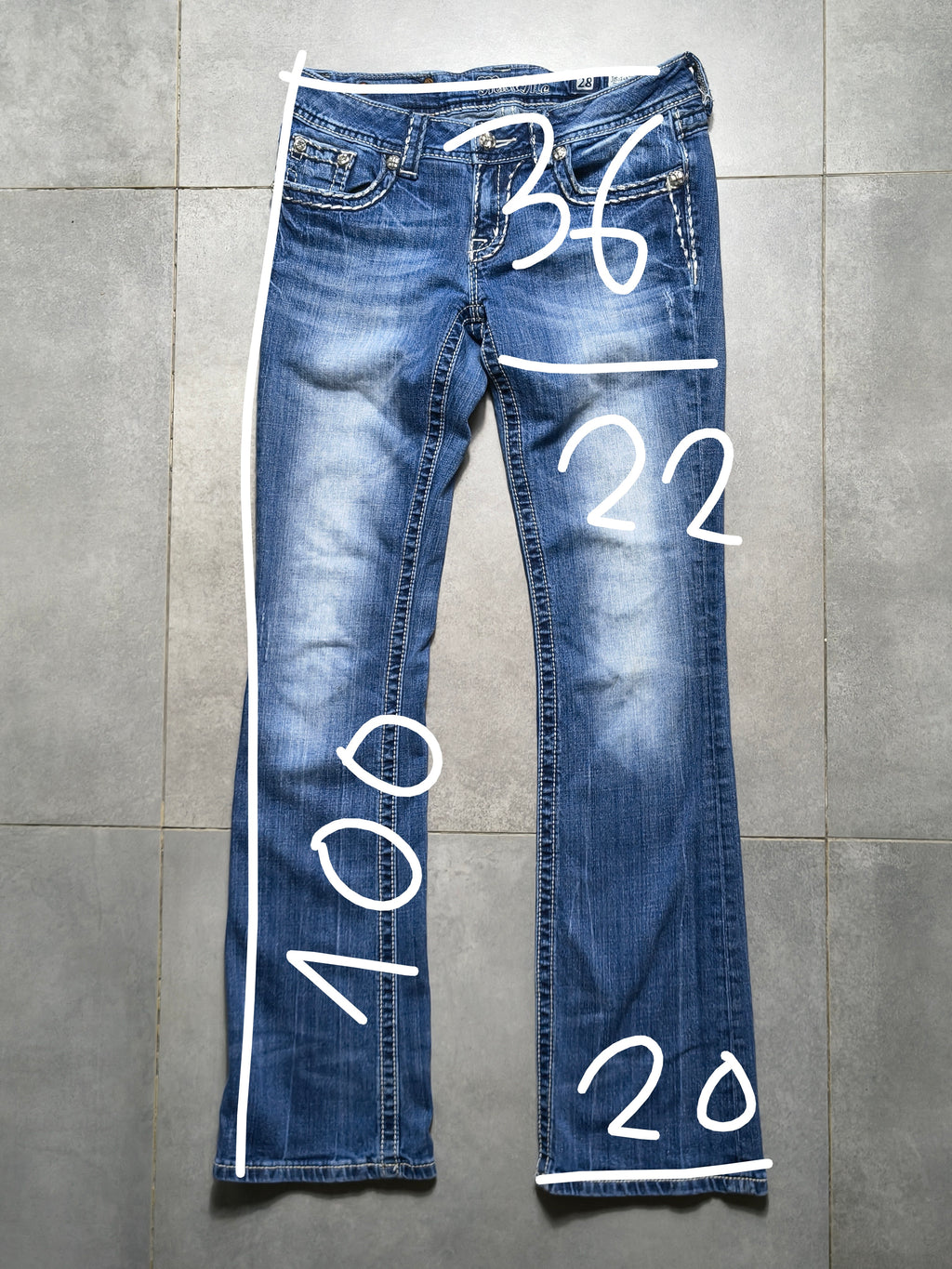 Niebieskie flared jeansy Miss Me