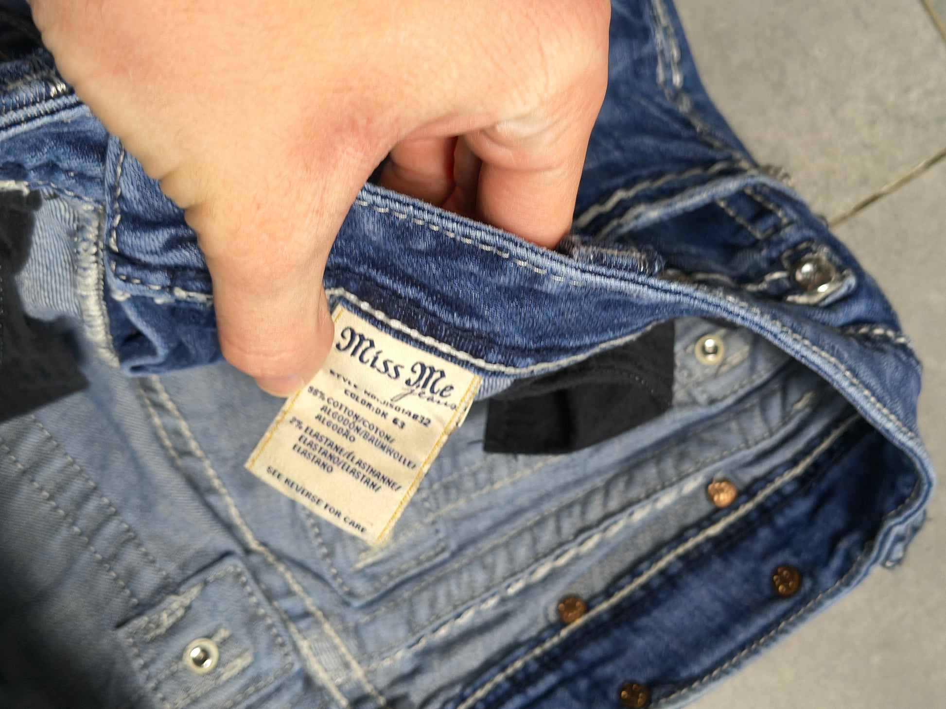 Niebieskie flared jeansy Miss Me