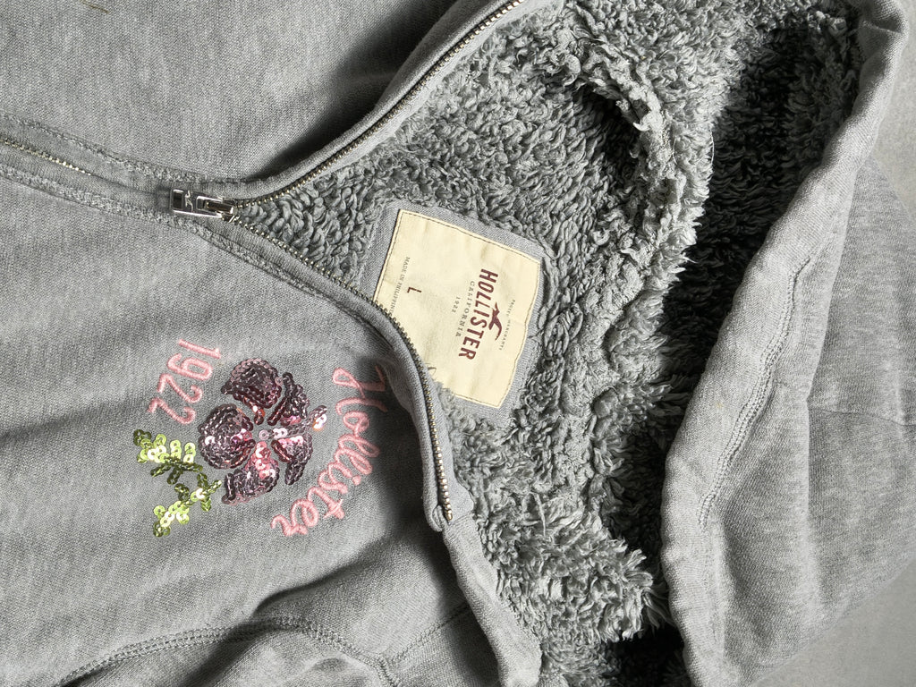 Szara bluza Hollister z futrem
