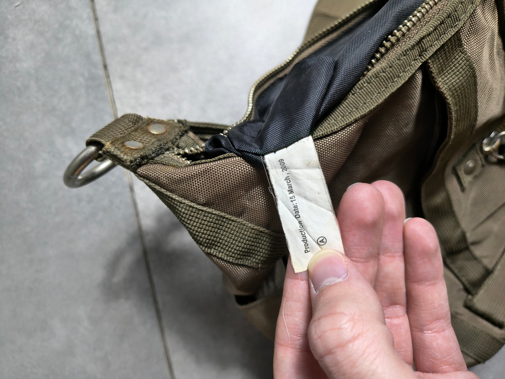 Oliwkowa torebka GGL