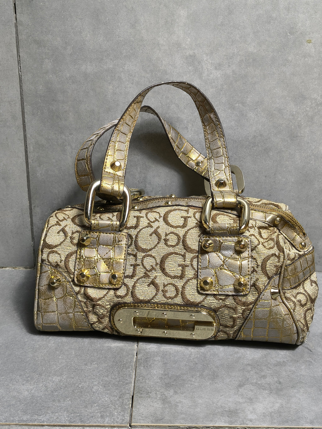 Złota torebka Guess