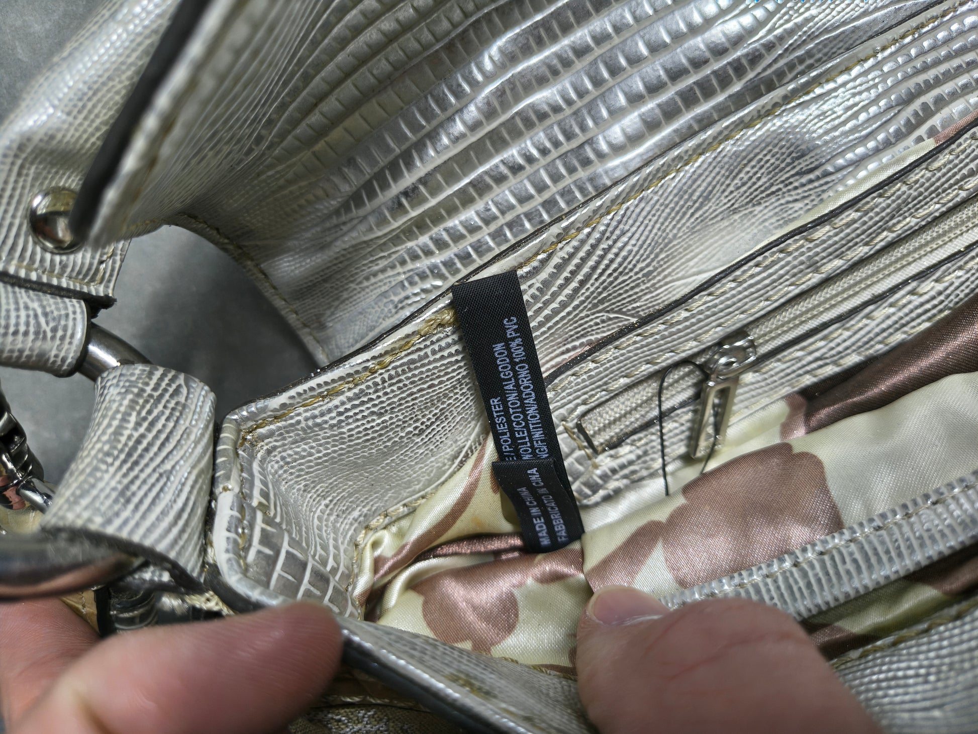 Beżowa torebka Guess