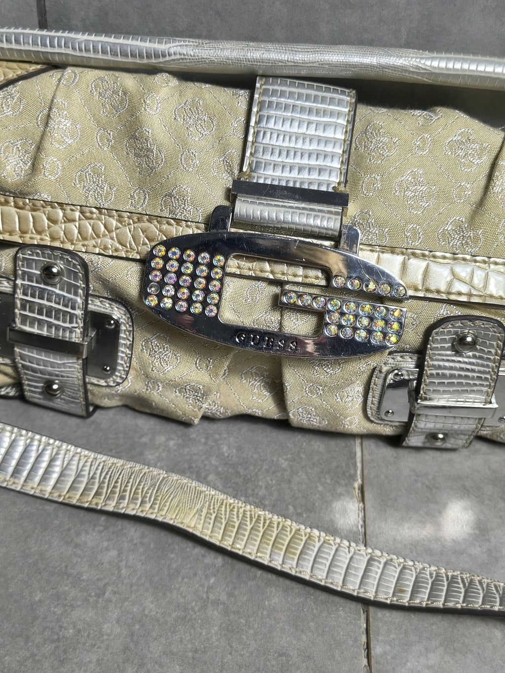 Beżowa torebka Guess