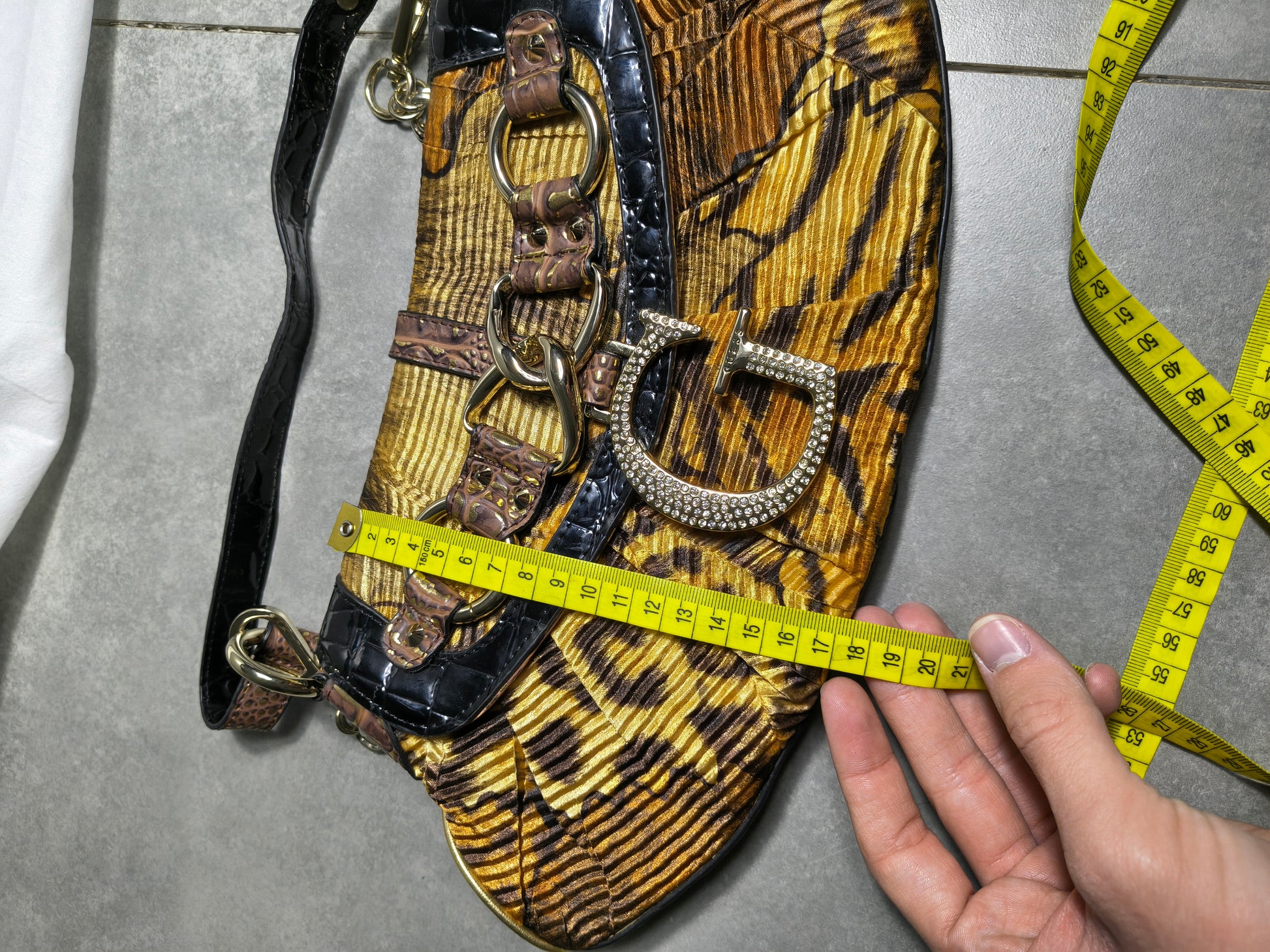 Panterkowa torebka Guess