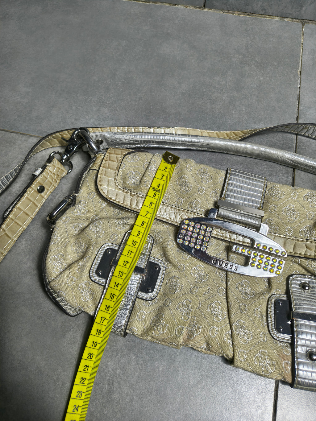 Beżowa torebka Guess