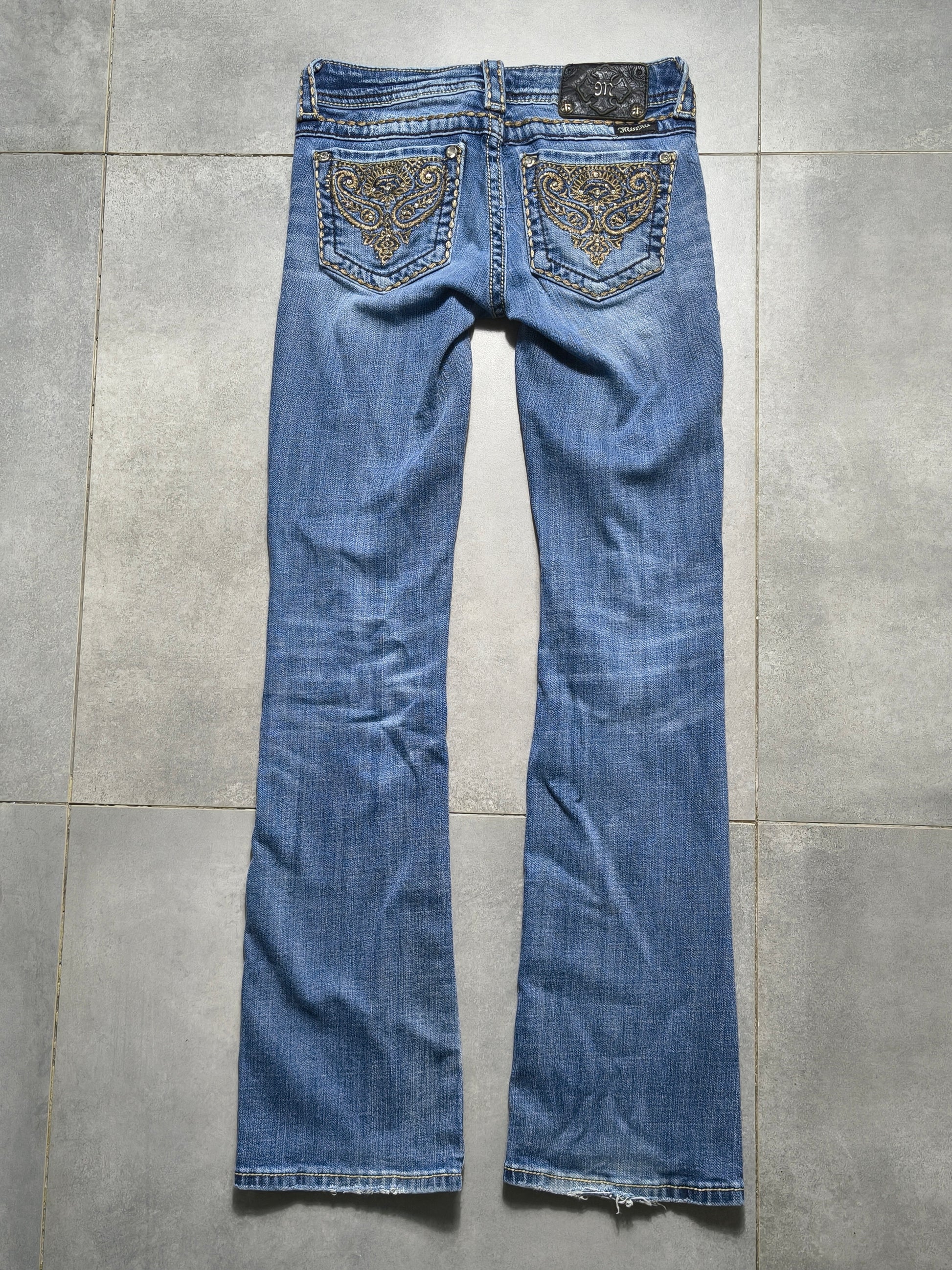 Granatowe flared jeansy Miss Me