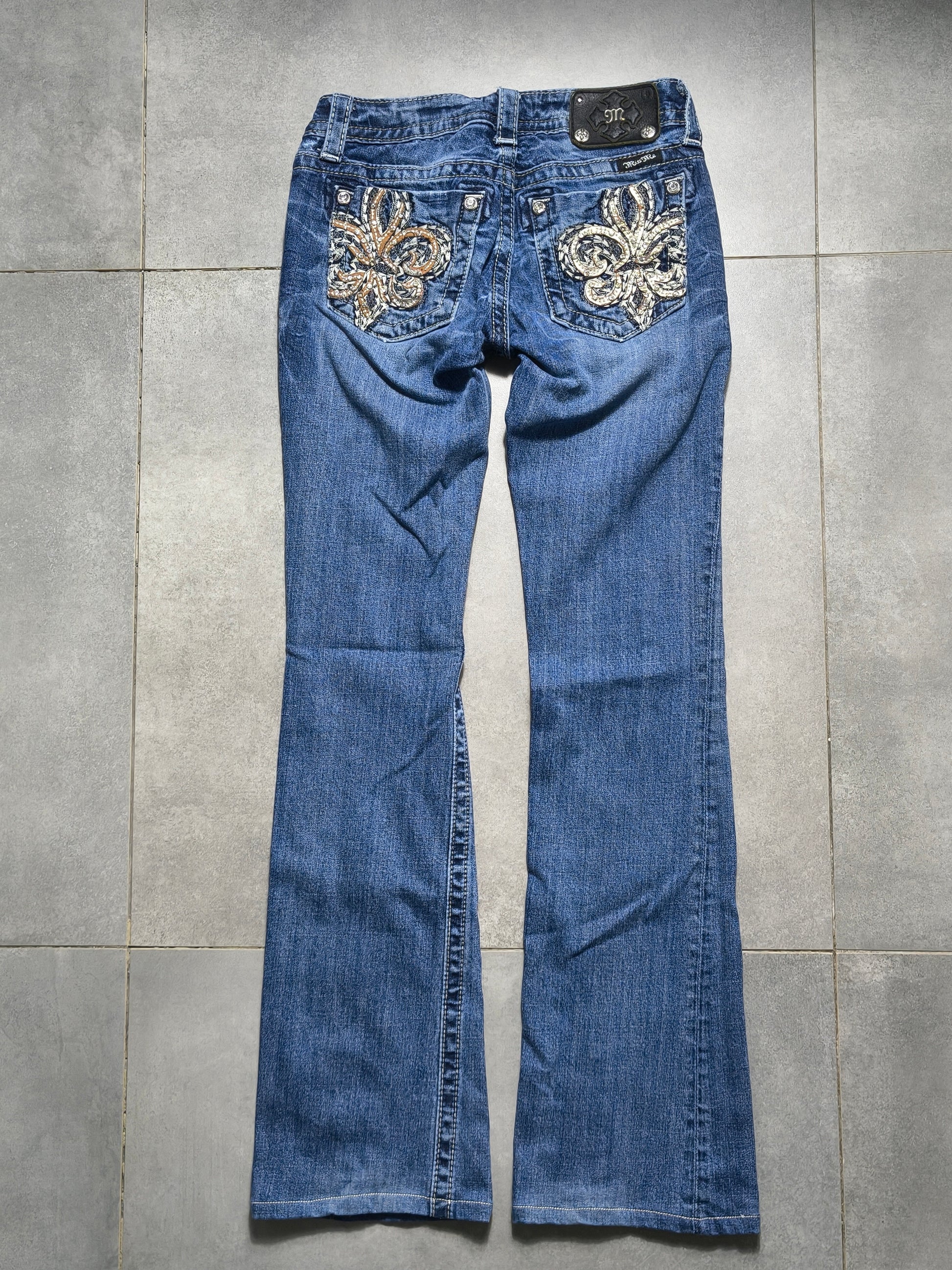 Granatowe flared jeansy Miss Me