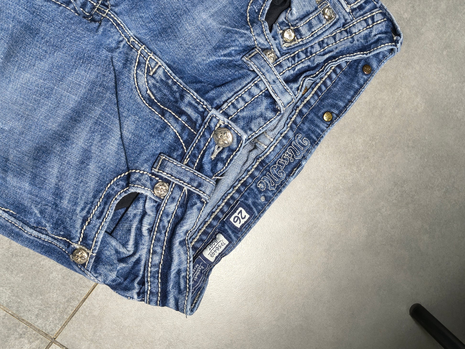 Niebieskie flared jeansy Miss Me