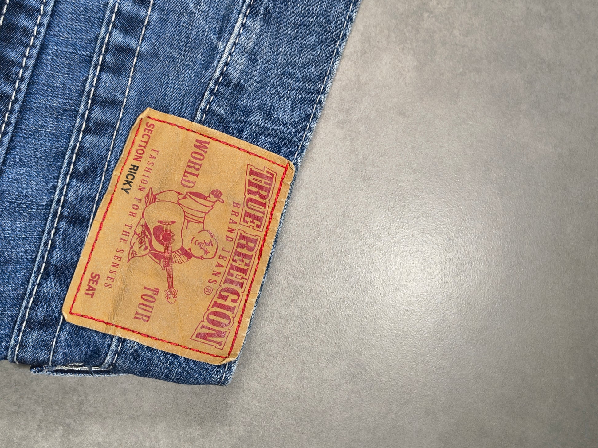 Jeansy True Religion