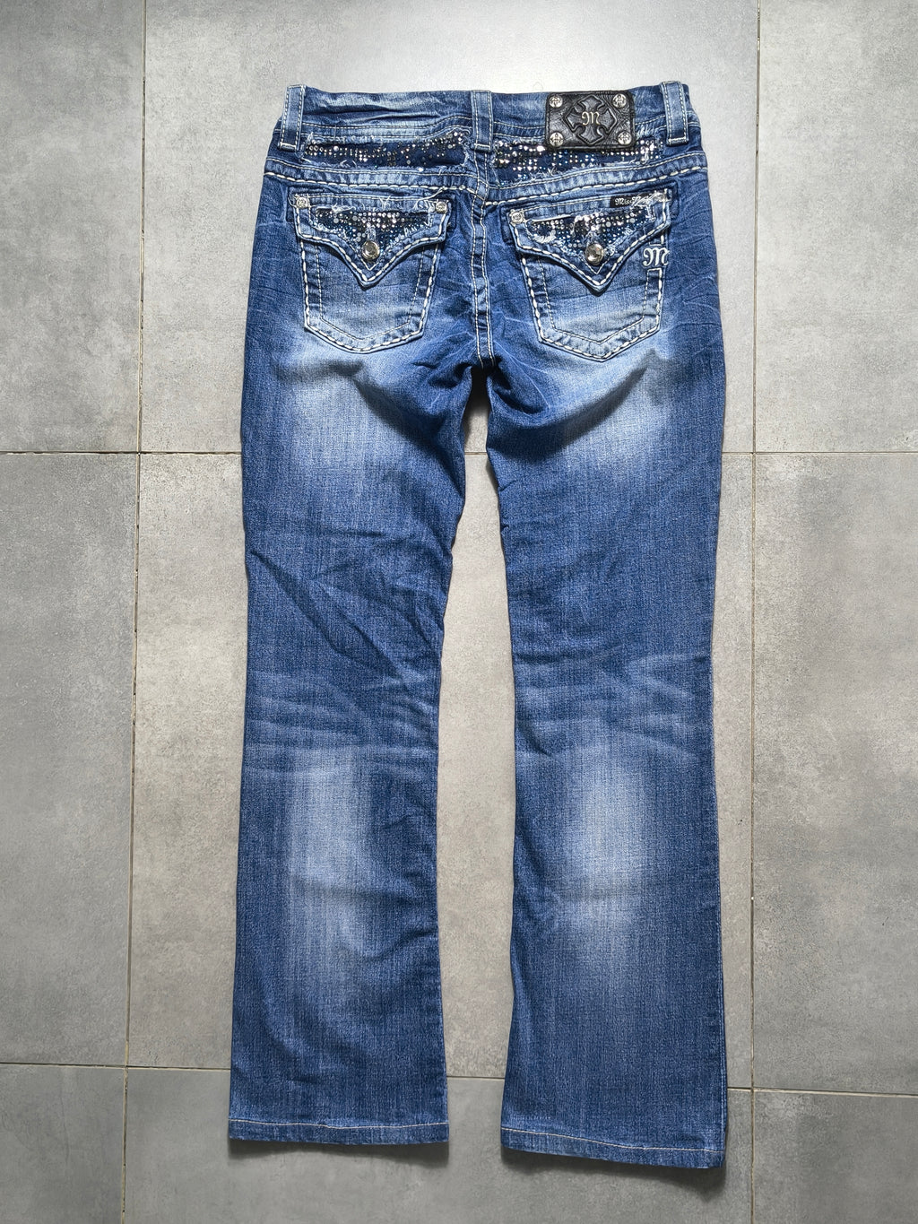 Granatowe flared jeansy Miss Me