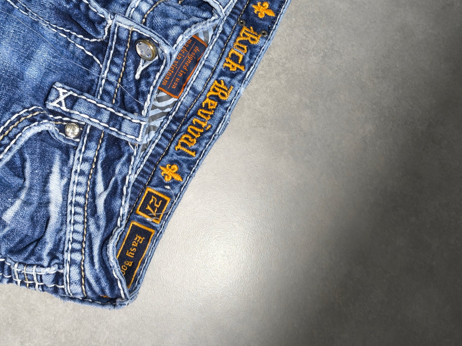 flared jeansy Rock Revival