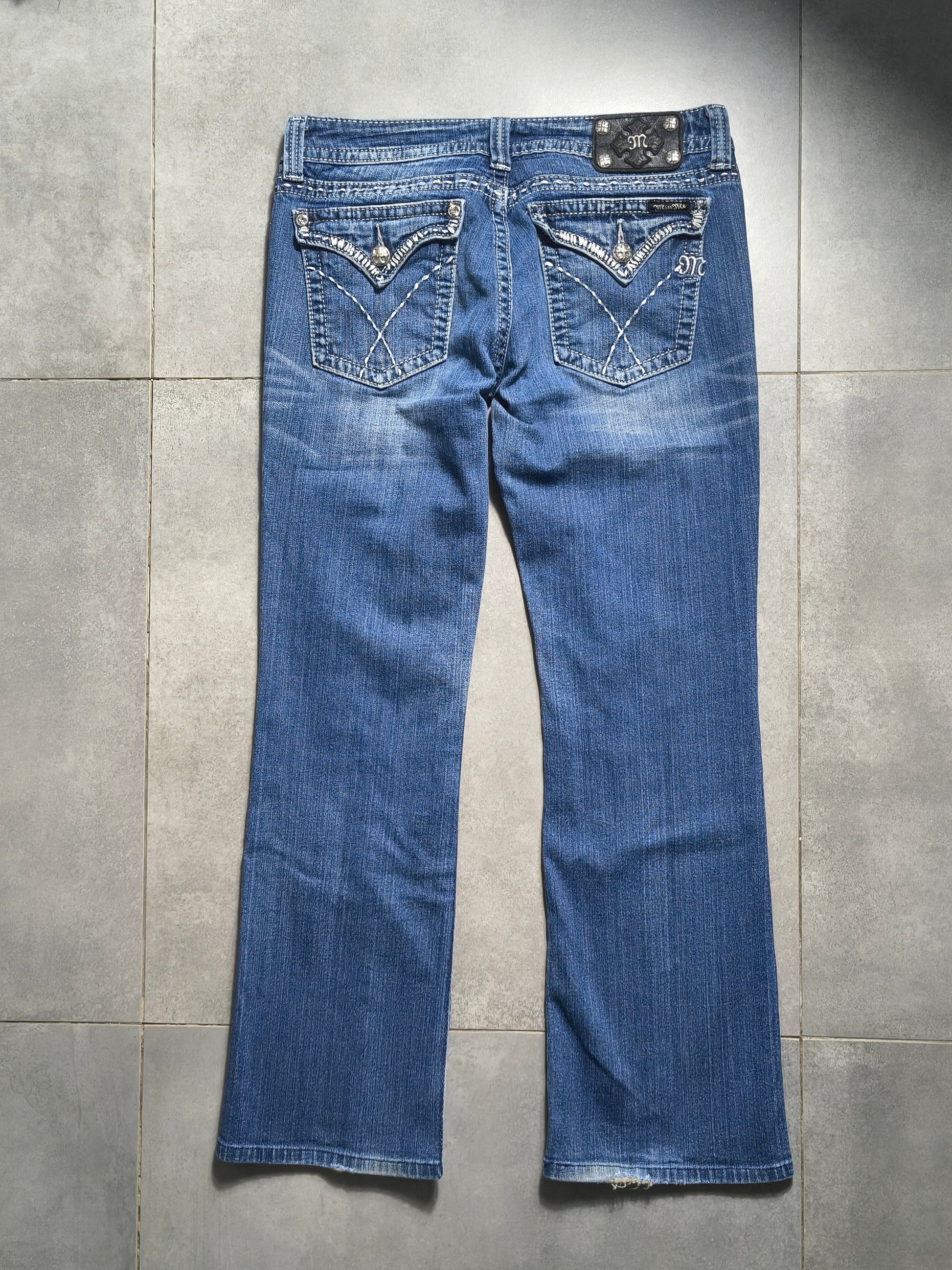 Granatowe flared jeansy Miss