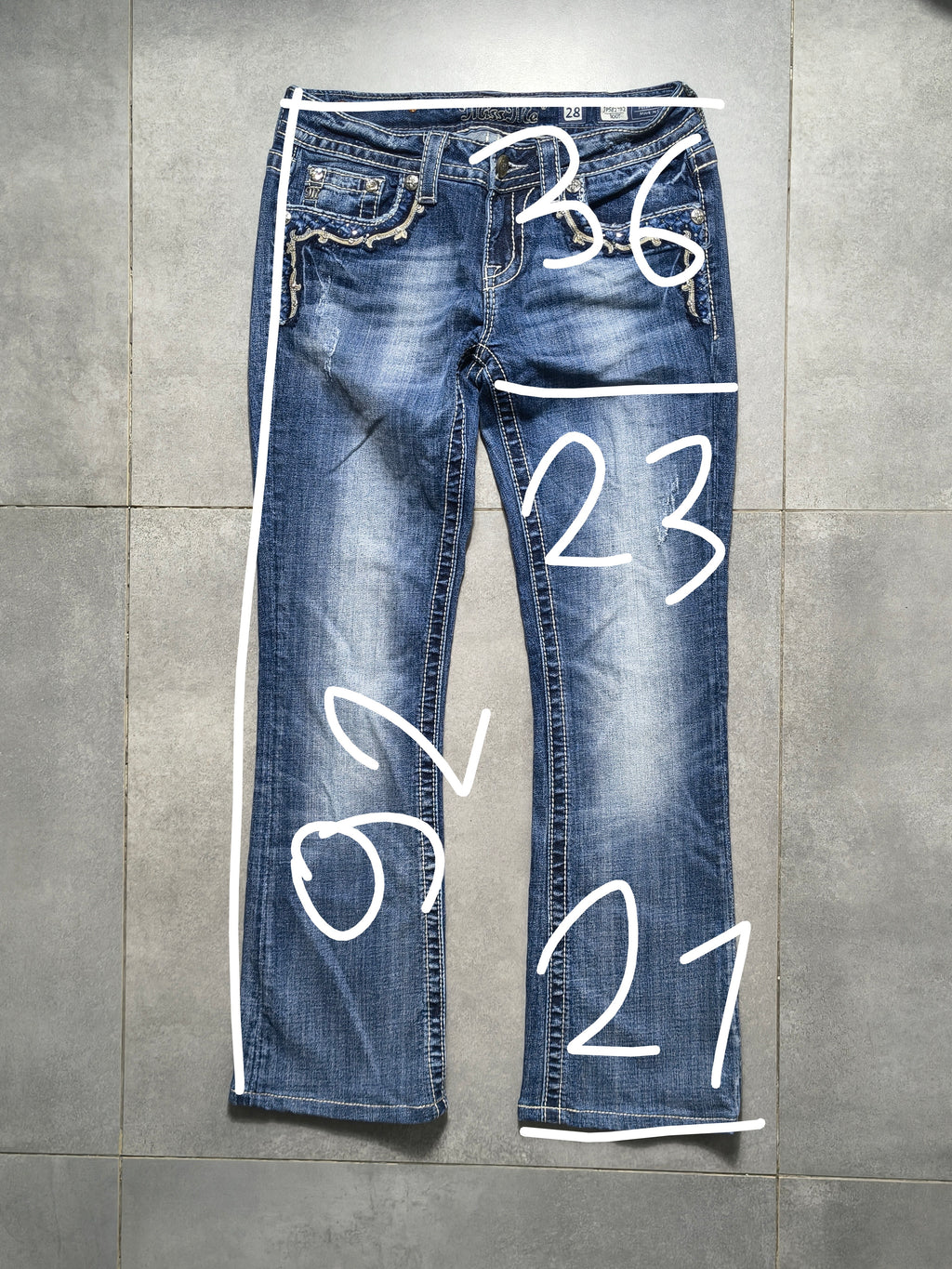 Granatowe flared jeansy Miss Me