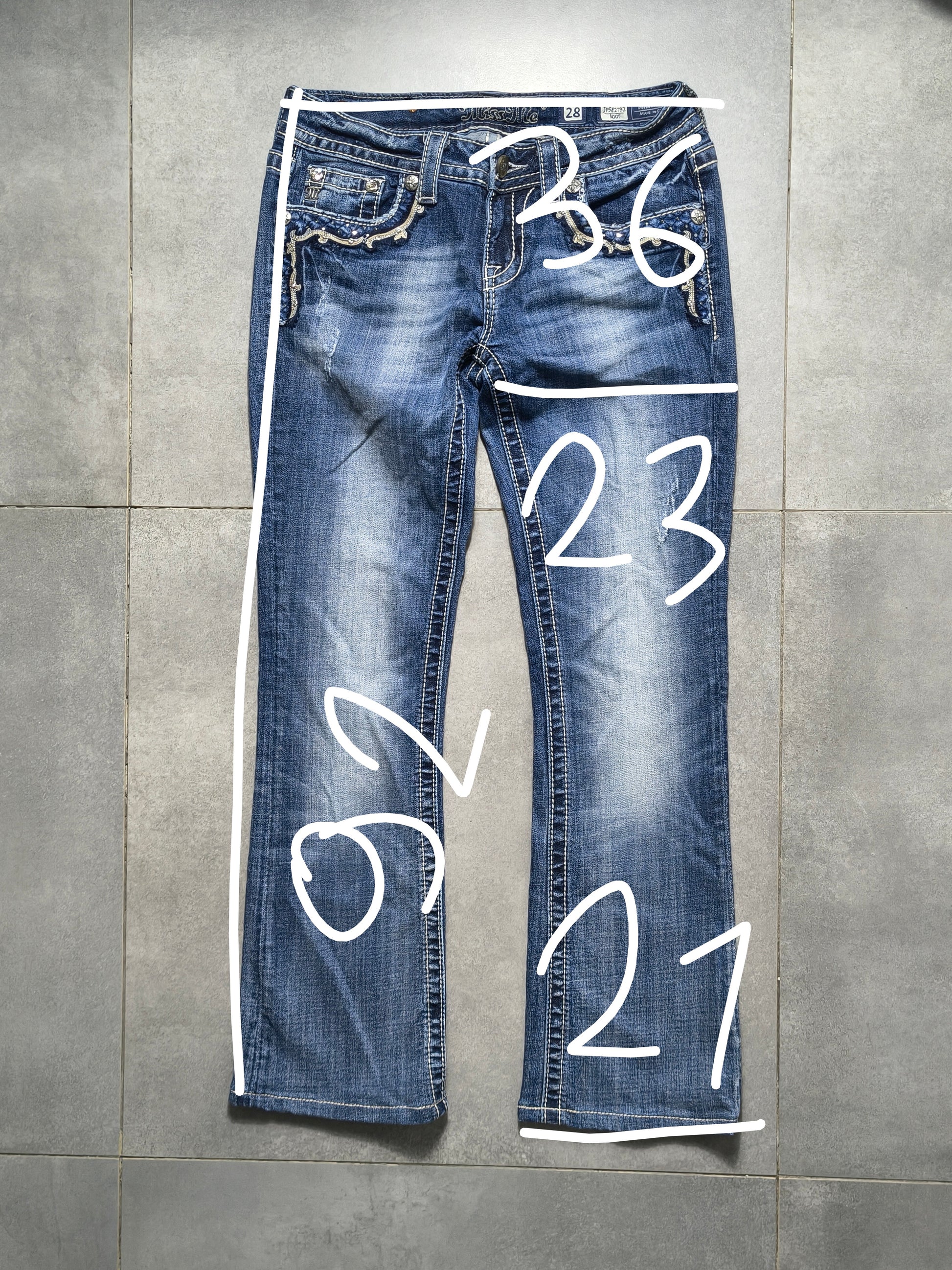 Granatowe flared jeansy Miss Me