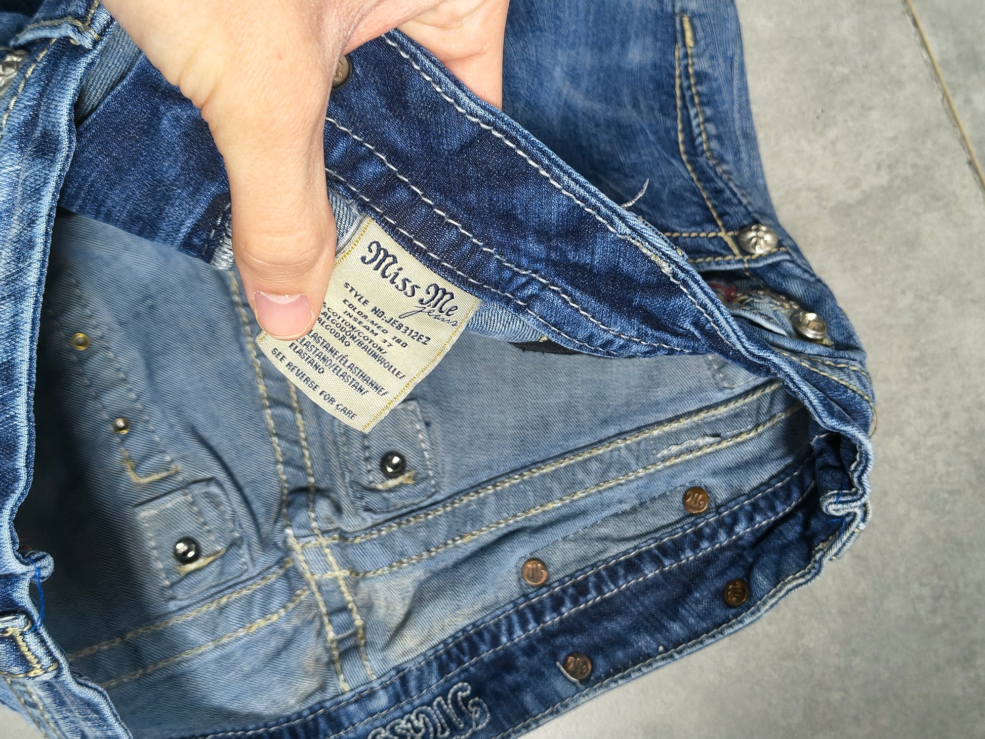 Niebieskie flared jeansy Miss Me