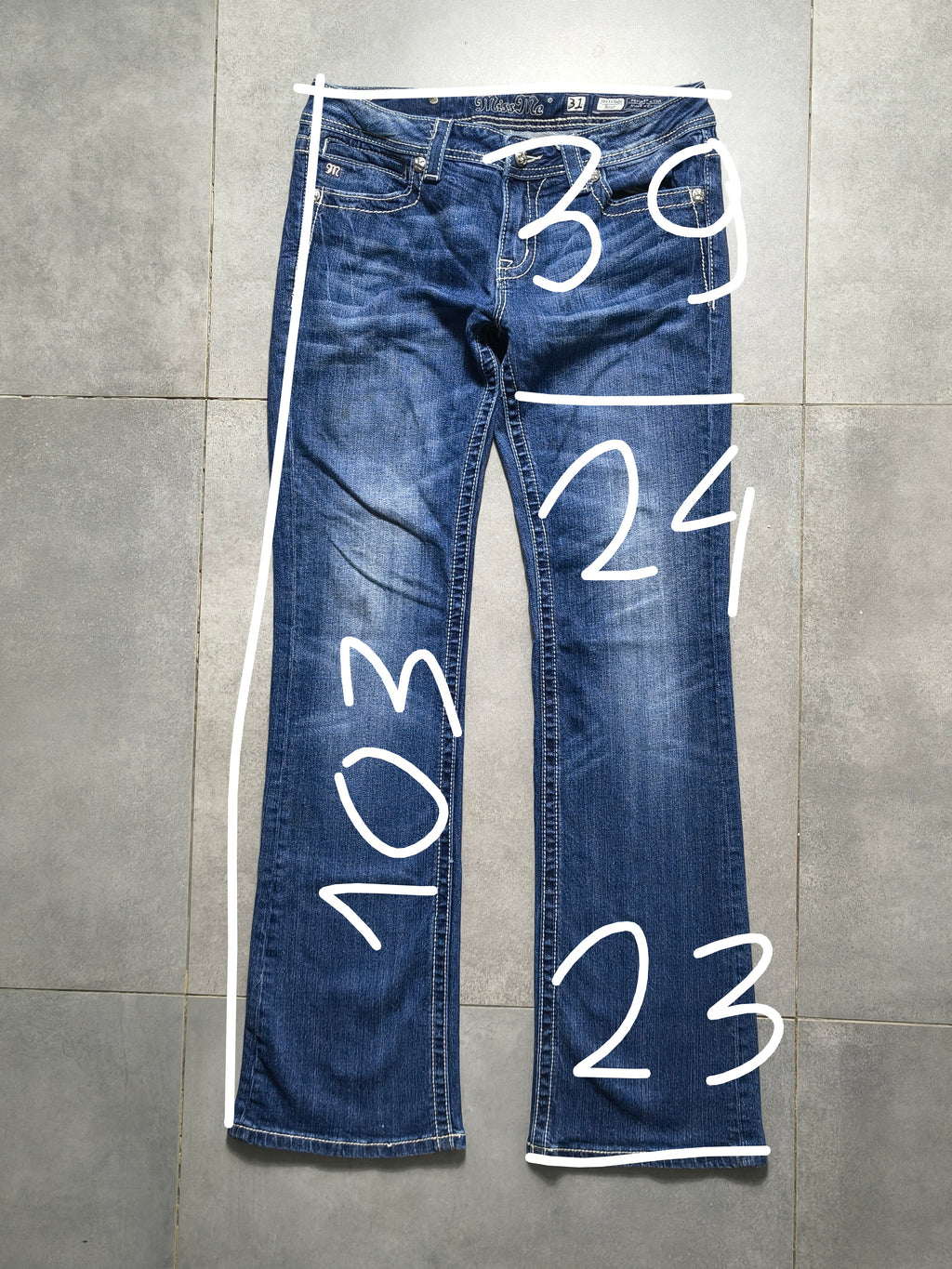 Granatowe flared jeansy Miss Me