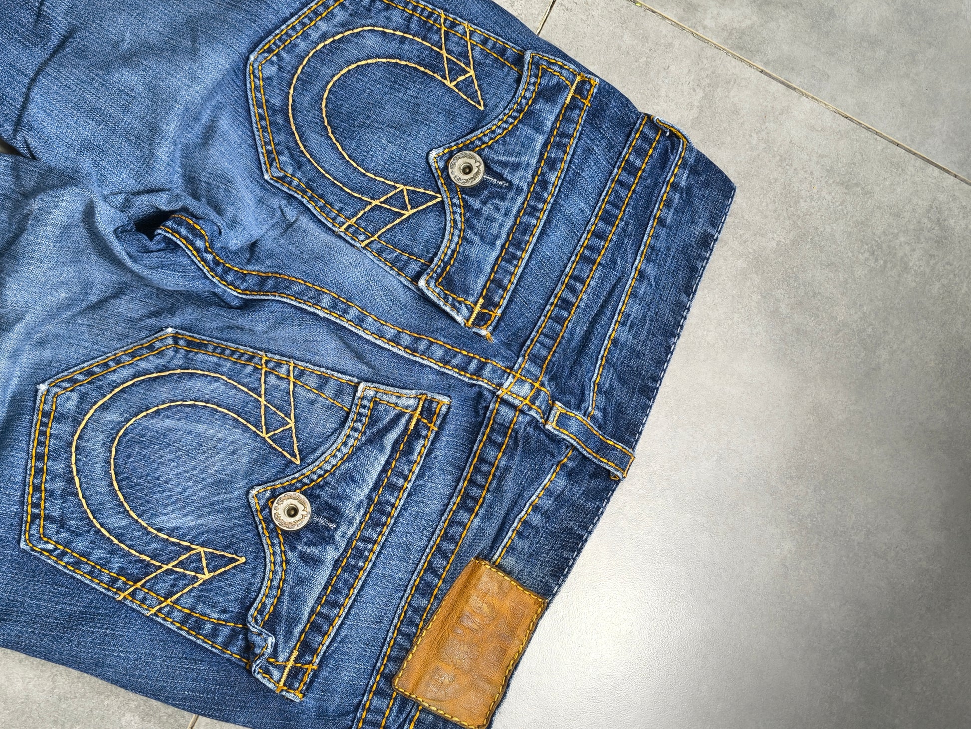 Jeansy True Religion