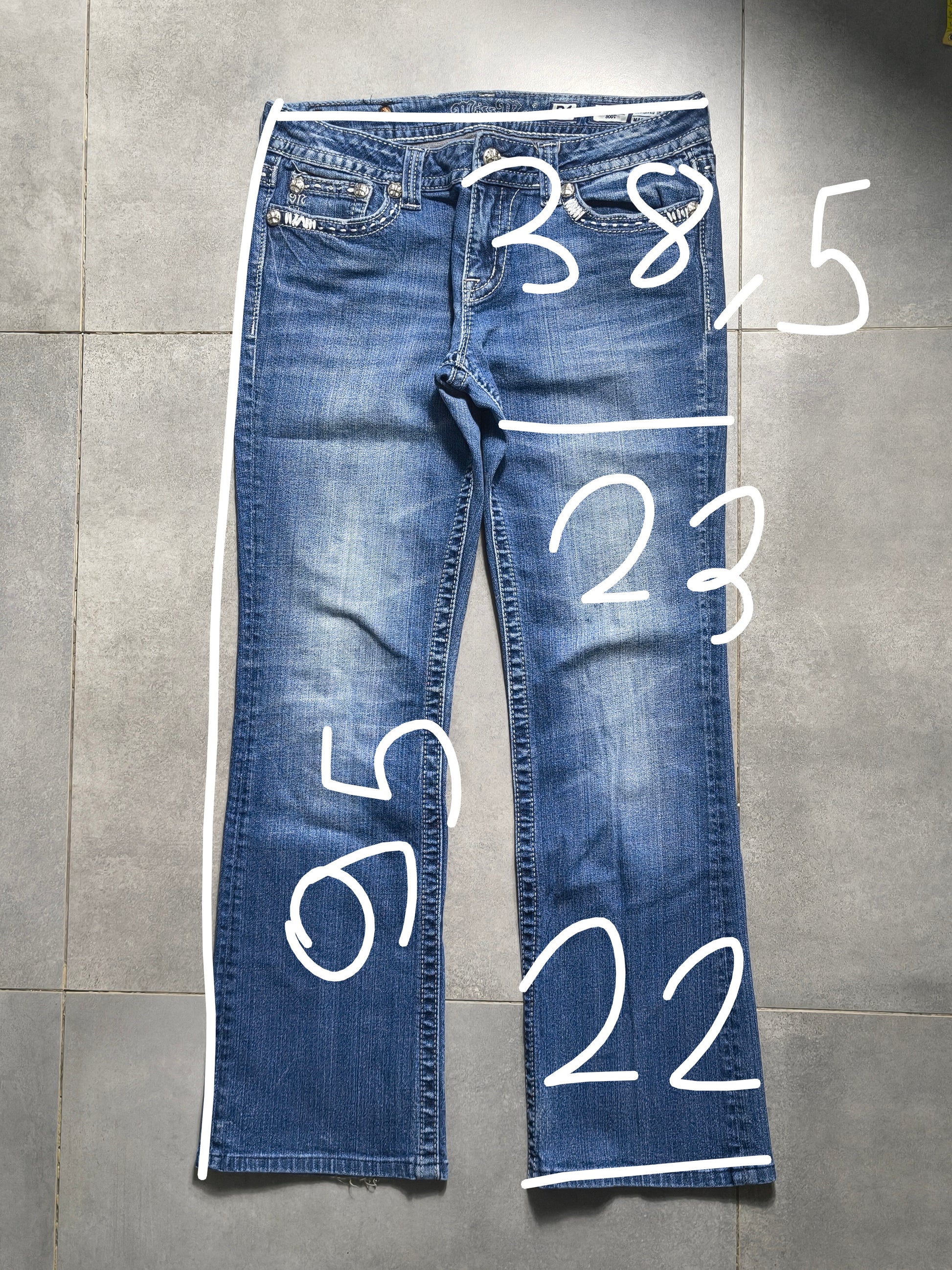 Granatowe flared jeansy Miss