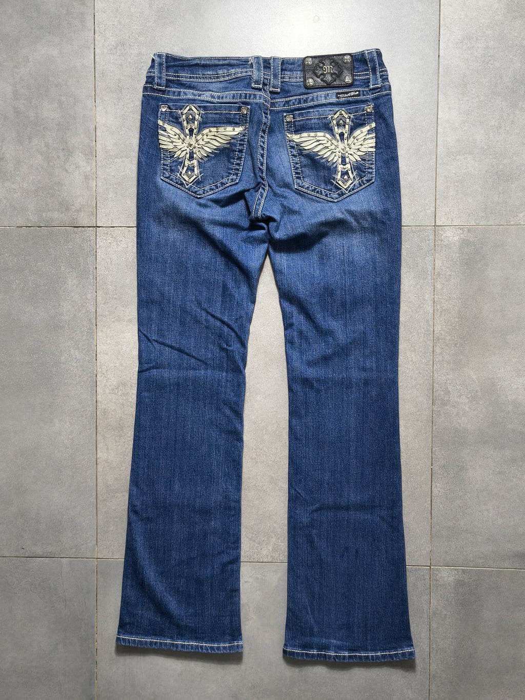 Granatowe flared jeansy Miss Me