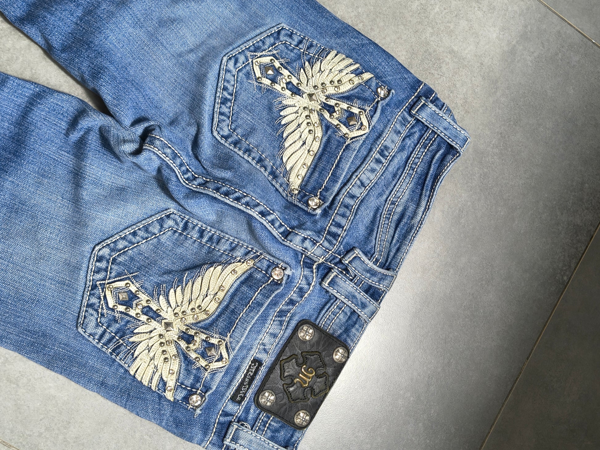 Niebieskie flared jeansy Miss Me