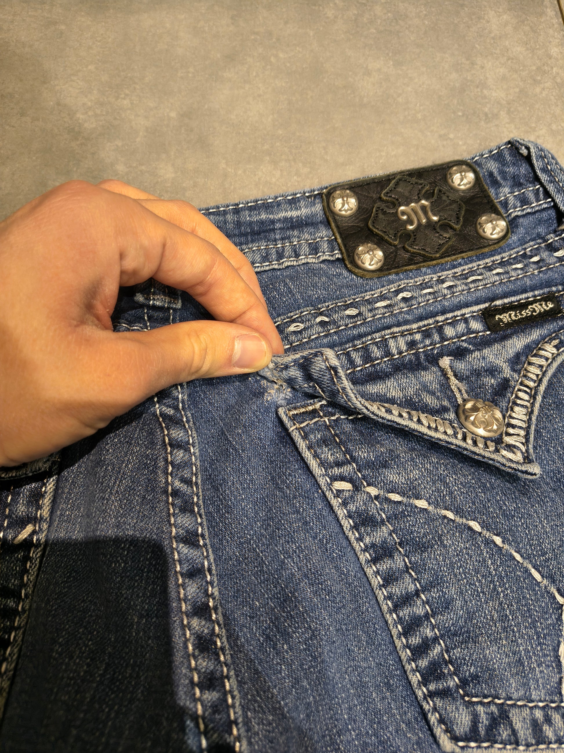 Granatowe flared jeansy Miss