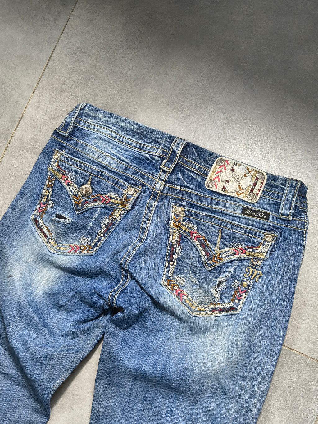 Niebieskie flared jeansy Miss Me