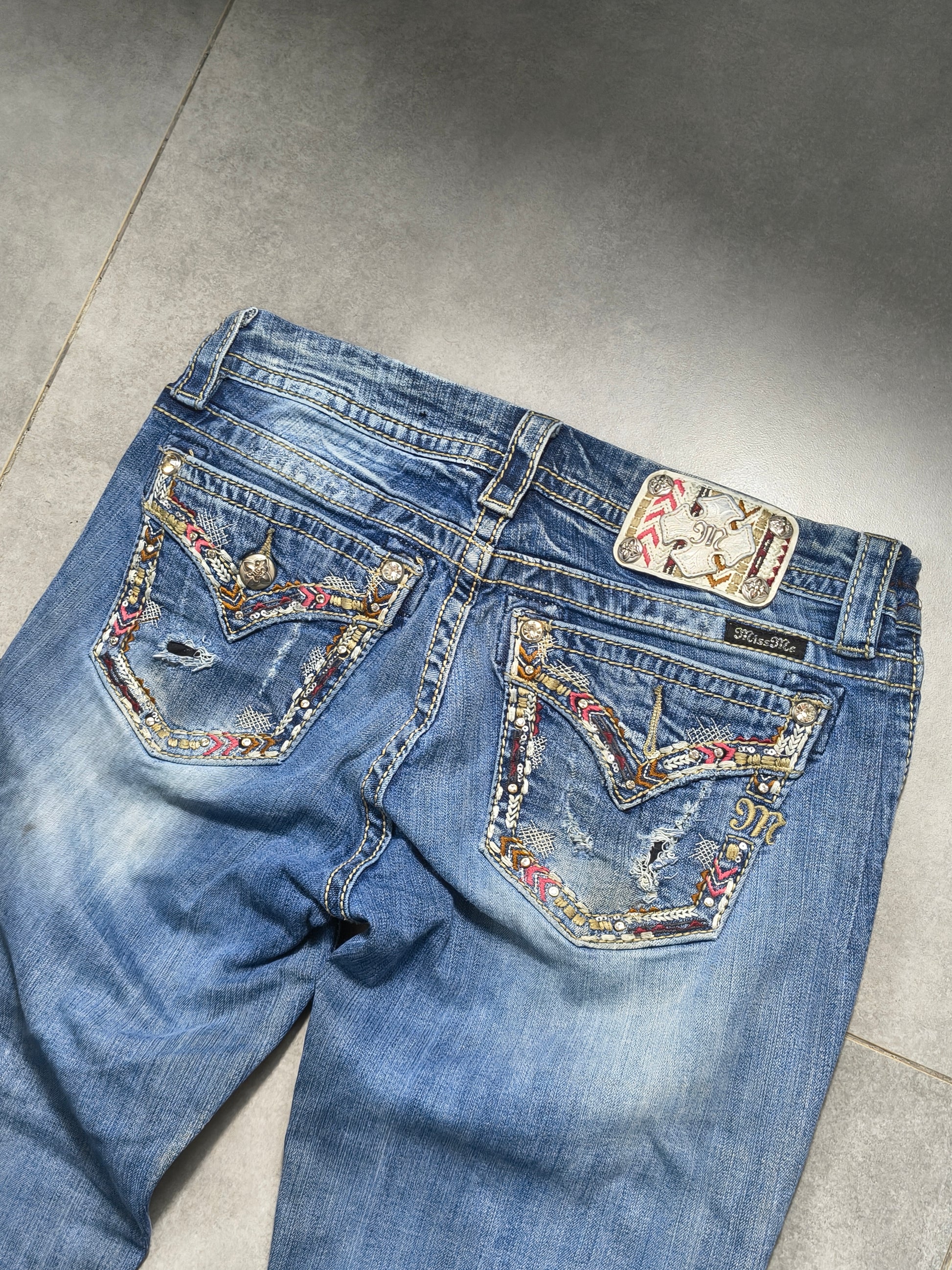 Niebieskie flared jeansy Miss Me