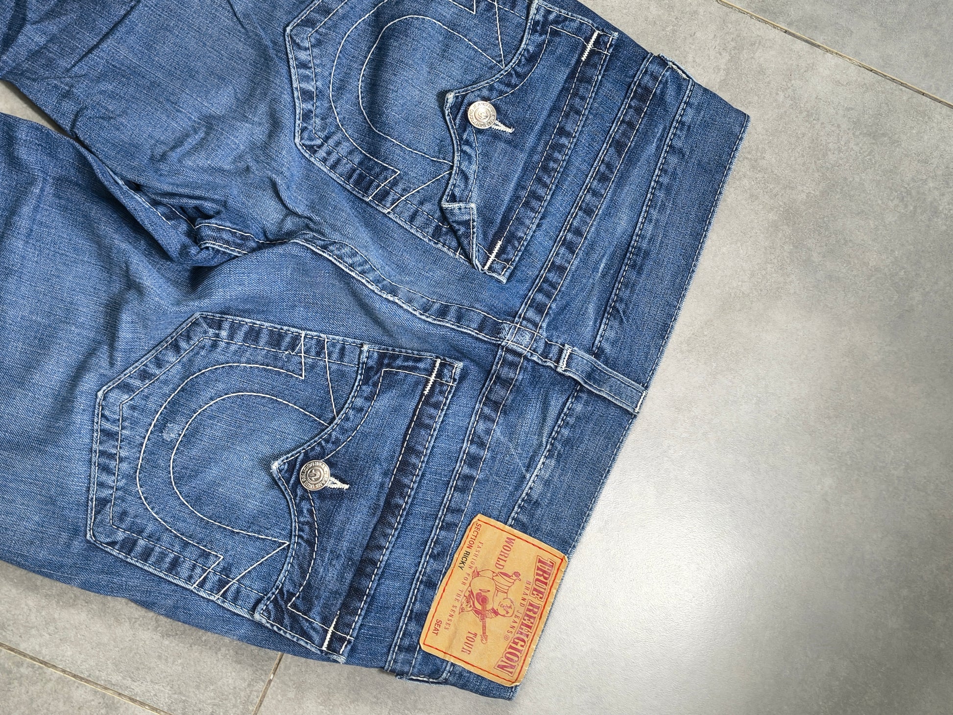 Jeansy True Religion
