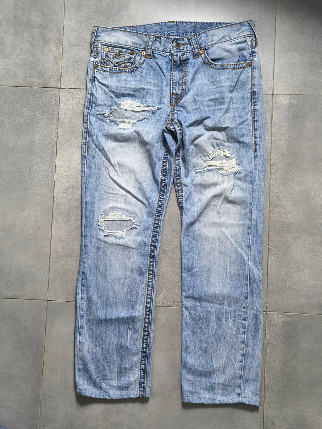 Jeansy True Religion