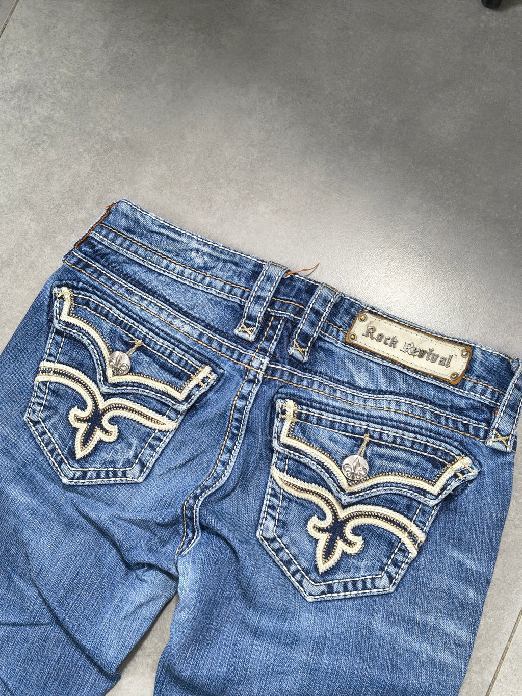 Jeansy Rock Revival