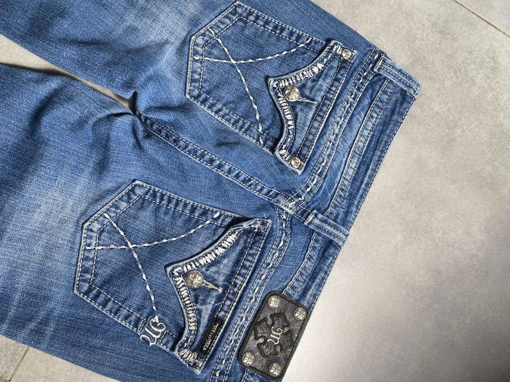 Granatowe flared jeansy Miss