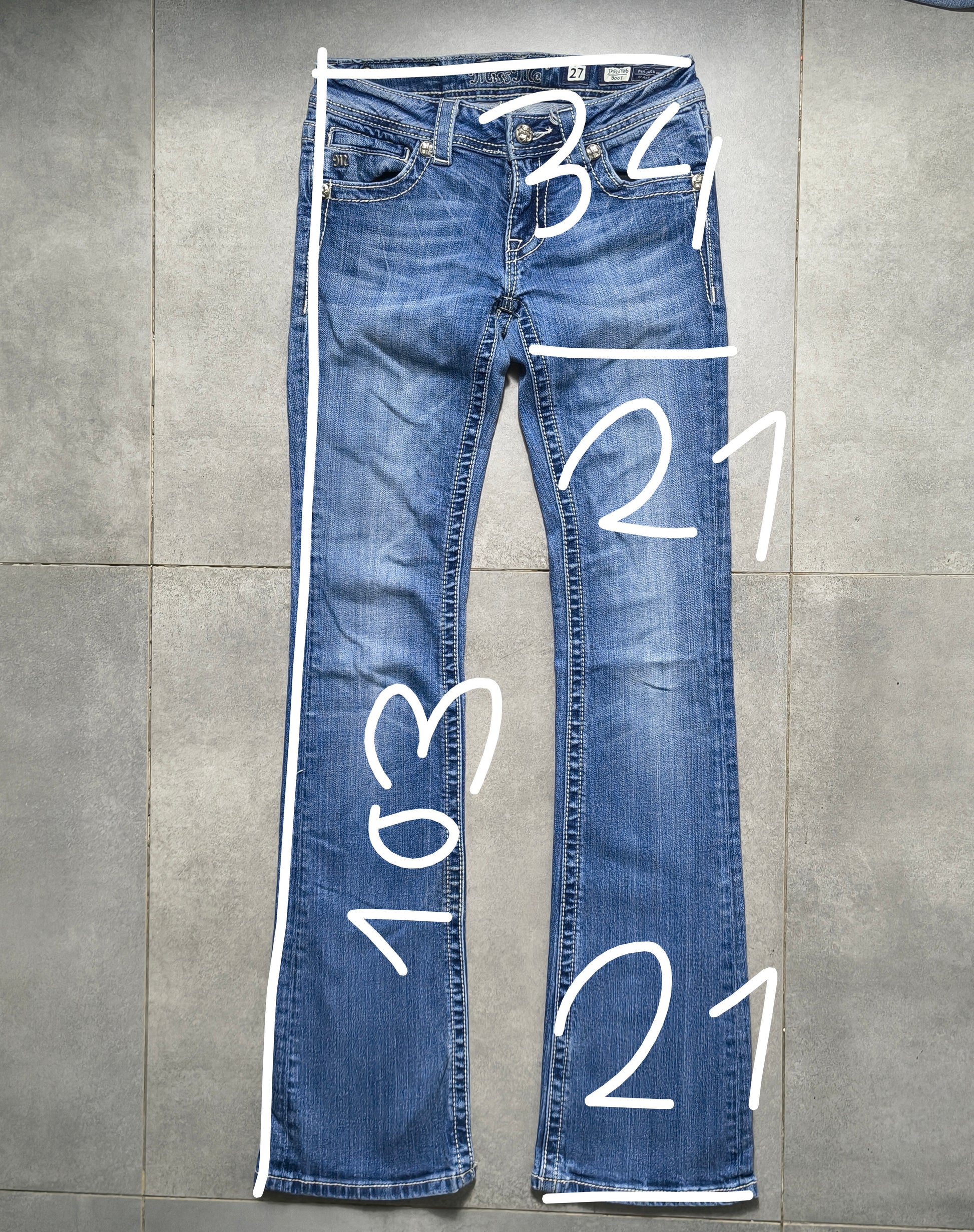 Niebieskie flared jeansy Miss Me