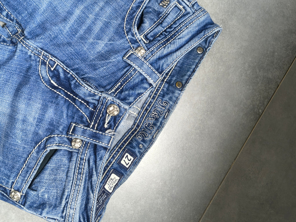 Niebieskie flared jeansy Miss Me